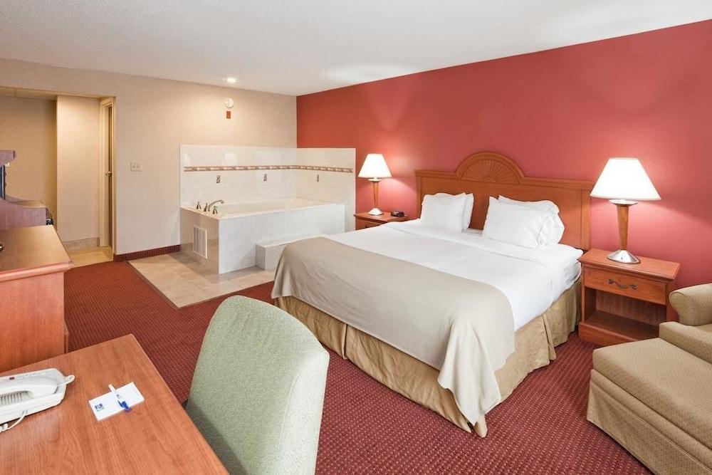 Holiday Inn Express Cincinnati-ローレンスバーグ エクステリア 写真