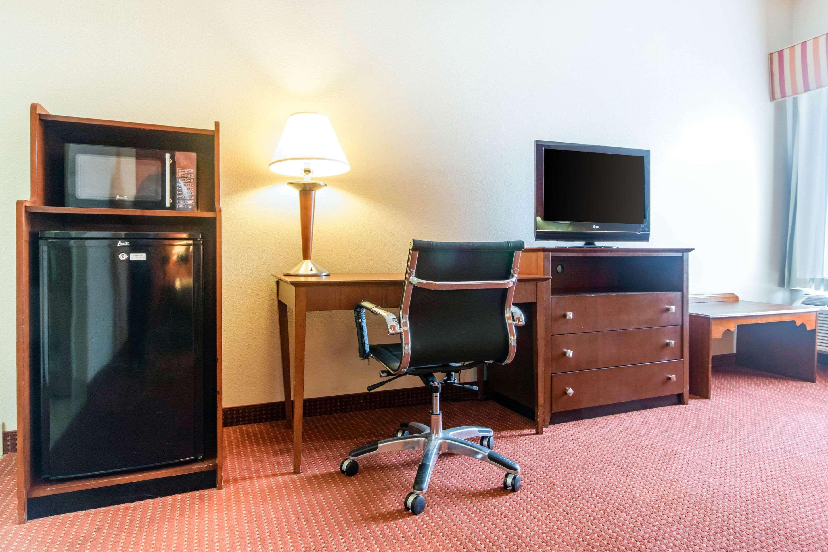 Holiday Inn Express Cincinnati-ローレンスバーグ エクステリア 写真