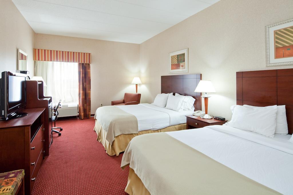 Holiday Inn Express Cincinnati-ローレンスバーグ エクステリア 写真