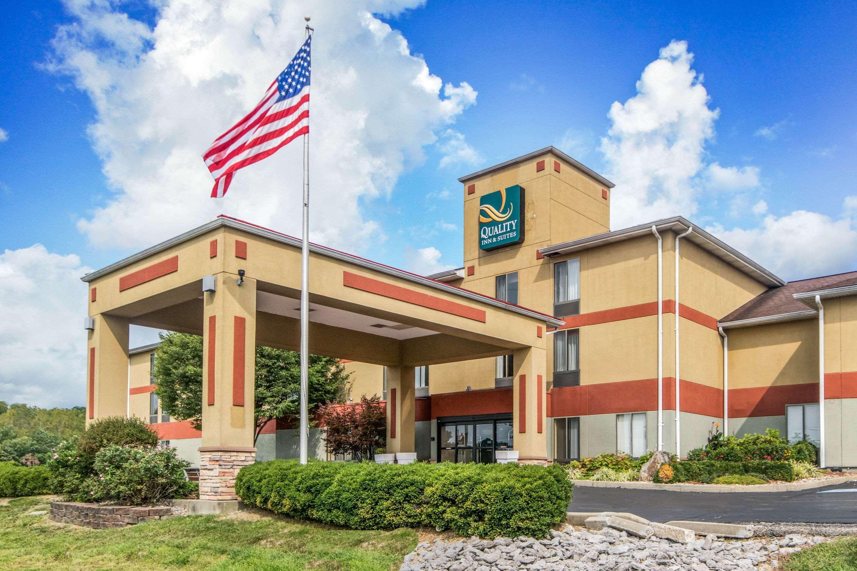 Holiday Inn Express Cincinnati-ローレンスバーグ エクステリア 写真
